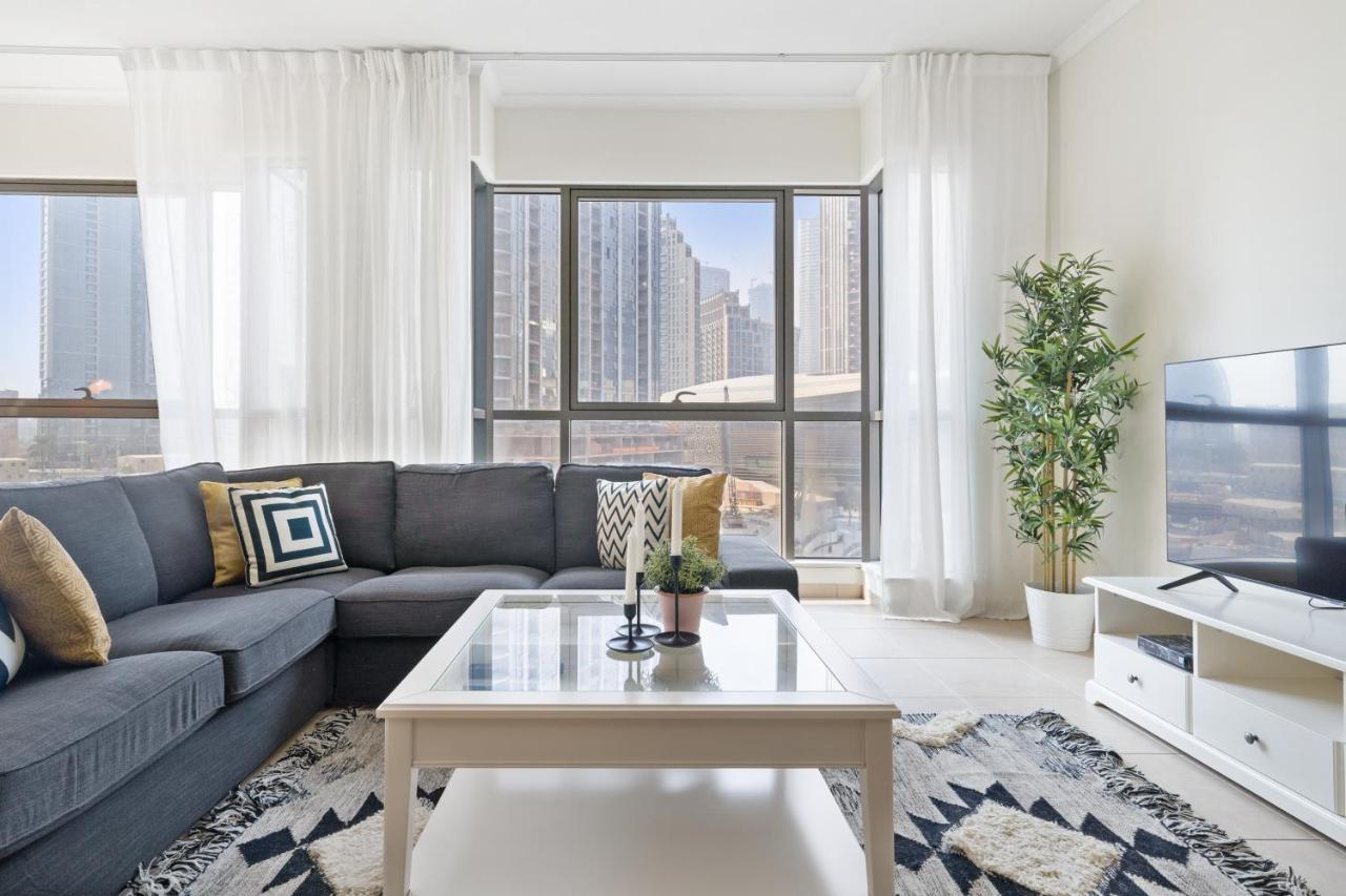 Stylish Apartment With Partial Burj Khalifa View Dubai Esterno foto