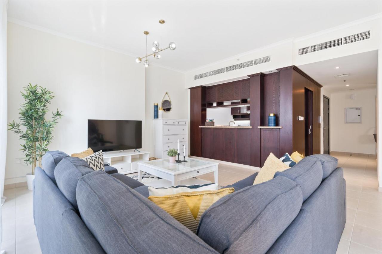 Stylish Apartment With Partial Burj Khalifa View Dubai Esterno foto