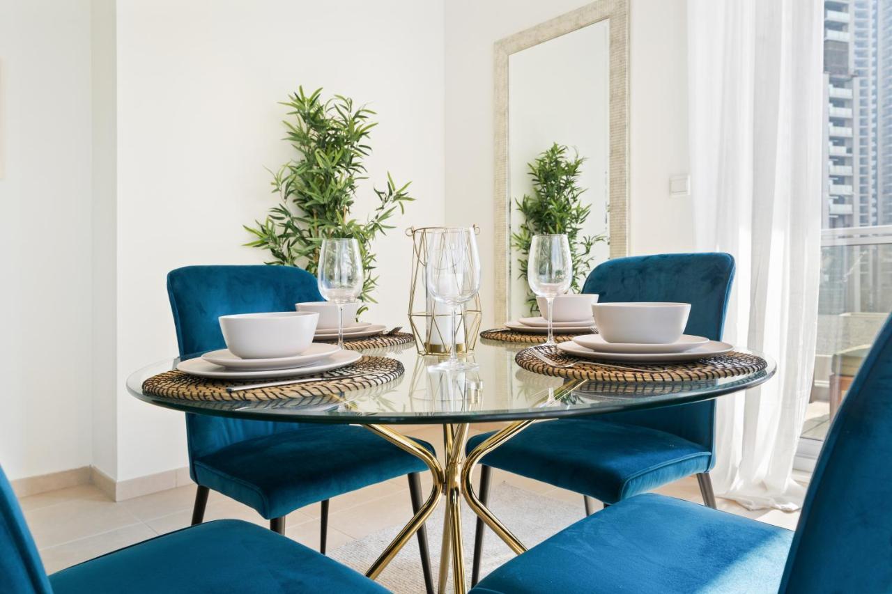 Stylish Apartment With Partial Burj Khalifa View Dubai Esterno foto