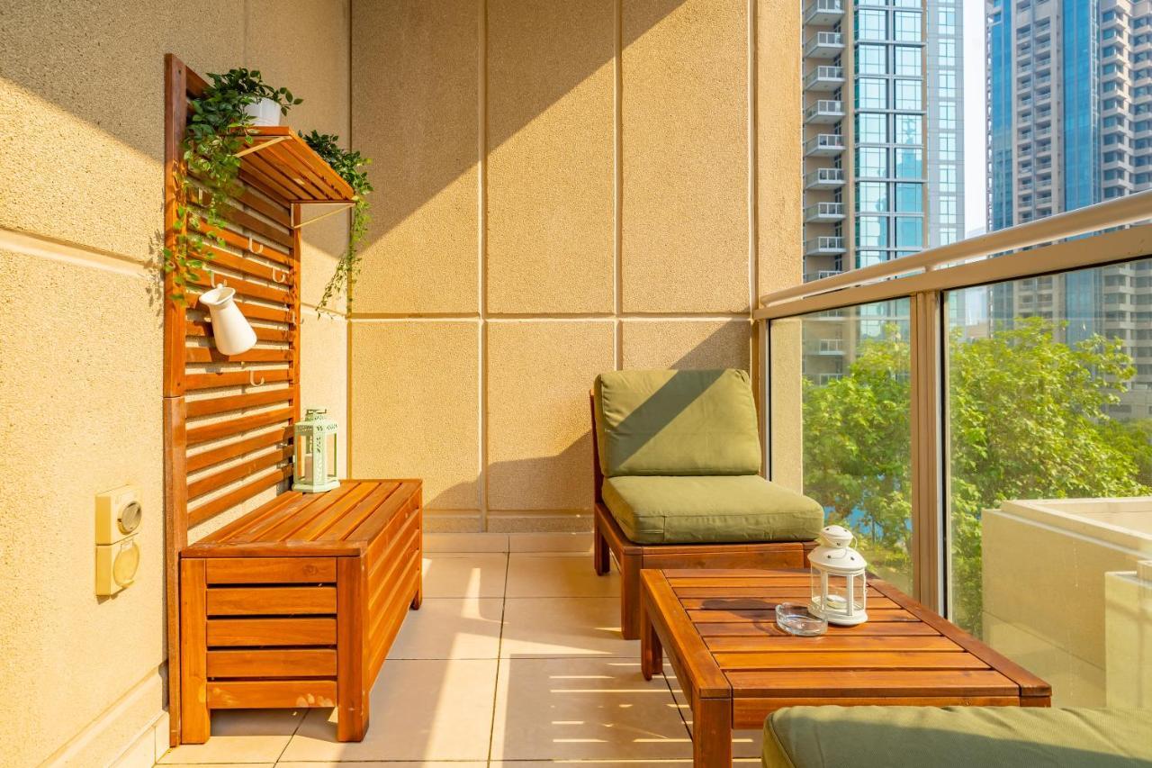 Stylish Apartment With Partial Burj Khalifa View Dubai Esterno foto